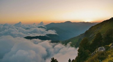 糖心Vlog三连问：先问例子有没有当规律，再把因果词换中性